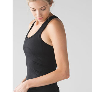 Lululemon Swiftly Tech Racerback in black Sz 8